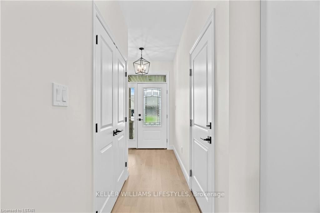 110 Leneve Street Property Photo 4