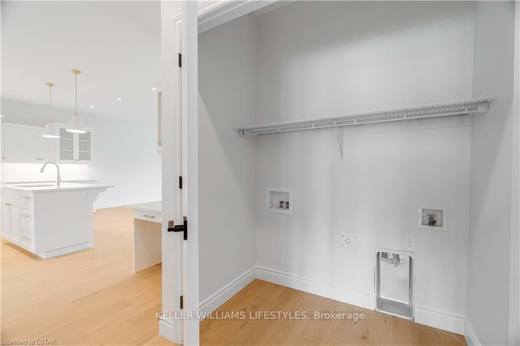 110 Leneve Street Property Photo 13