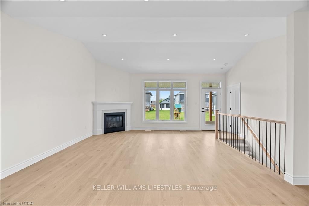 110 Leneve Street Property Photo 14