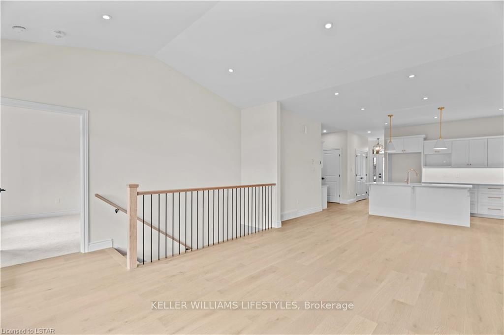 110 Leneve Street Property Photo 16