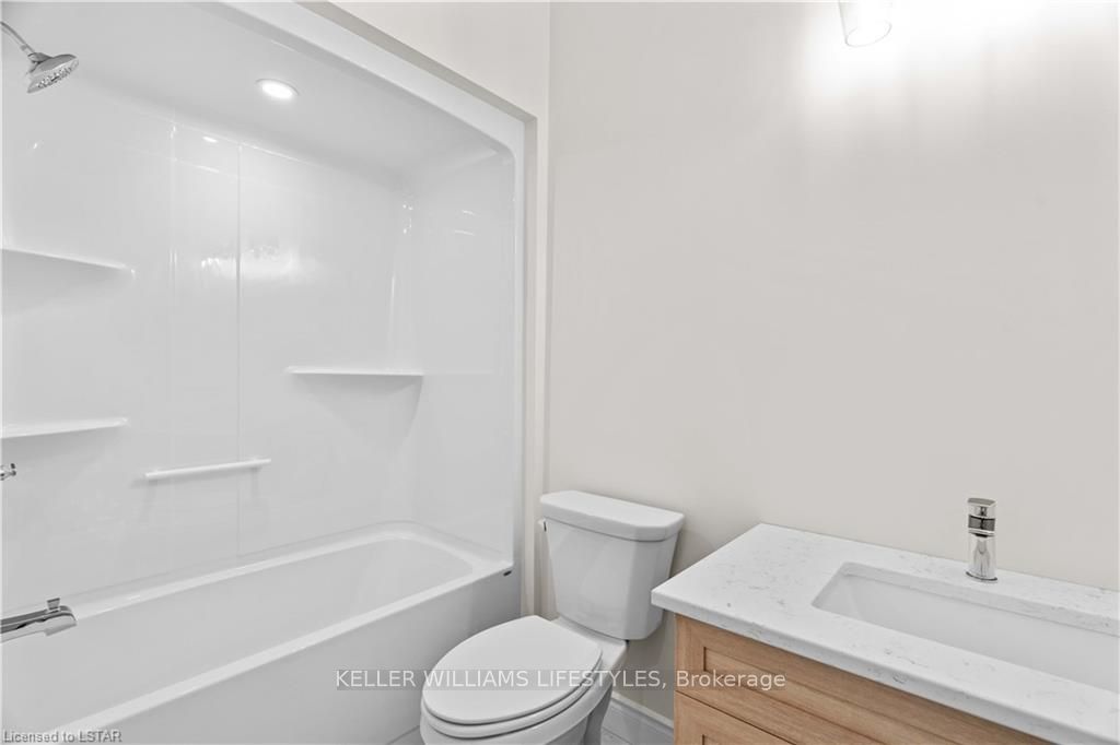 110 Leneve Street Property Photo 20