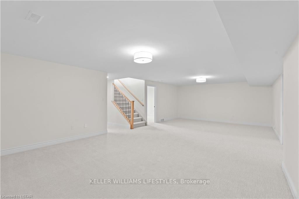110 Leneve Street Property Photo 22
