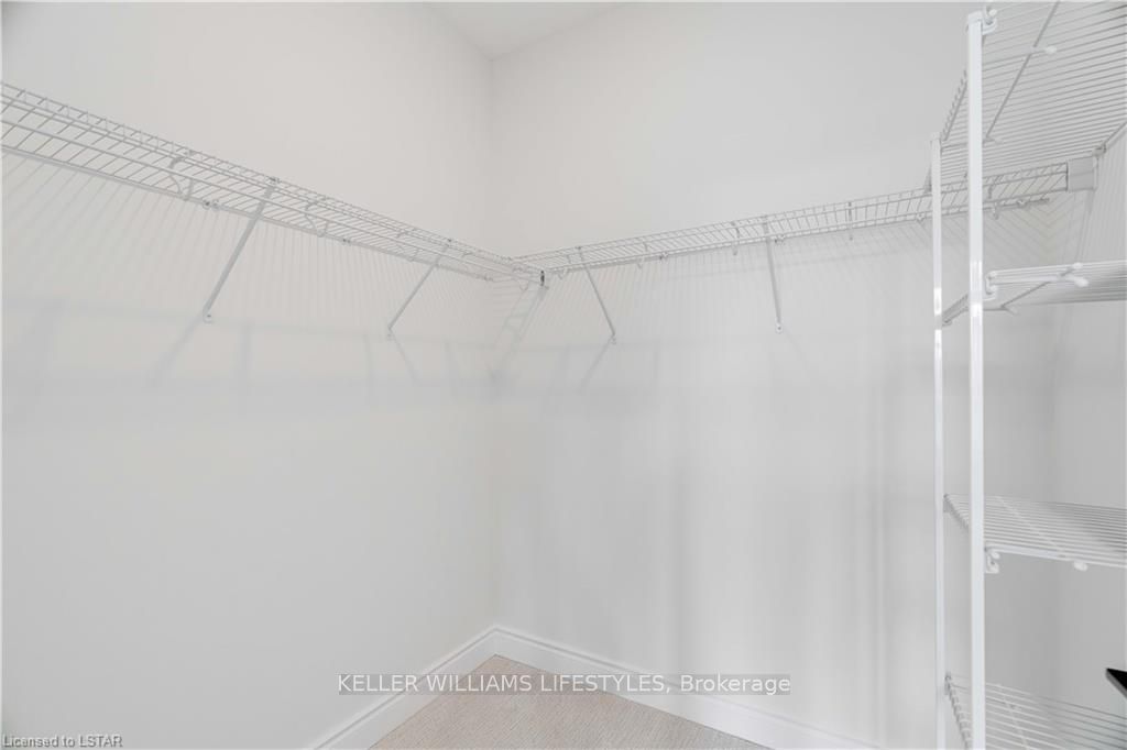 110 Leneve Street Property Photo 28