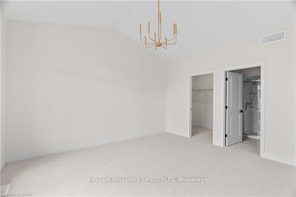 110 Leneve Street Property Photo 29