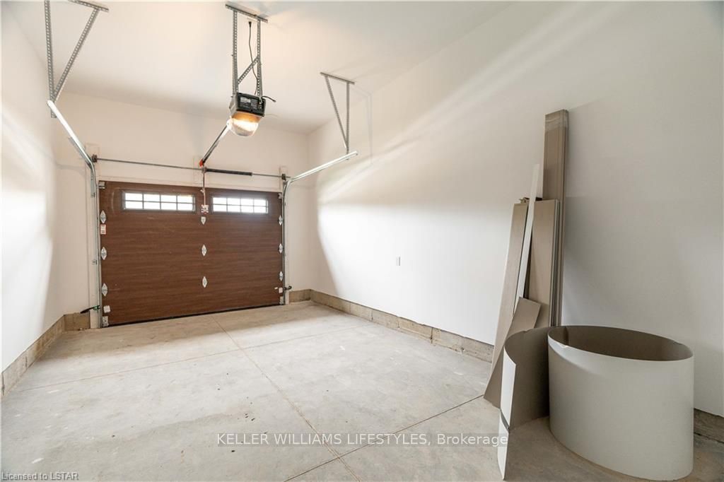 110 Leneve Street Property Photo 36