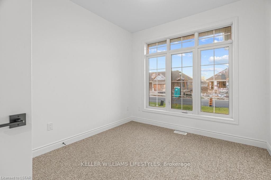 108 Leneve Street Property Photo 5