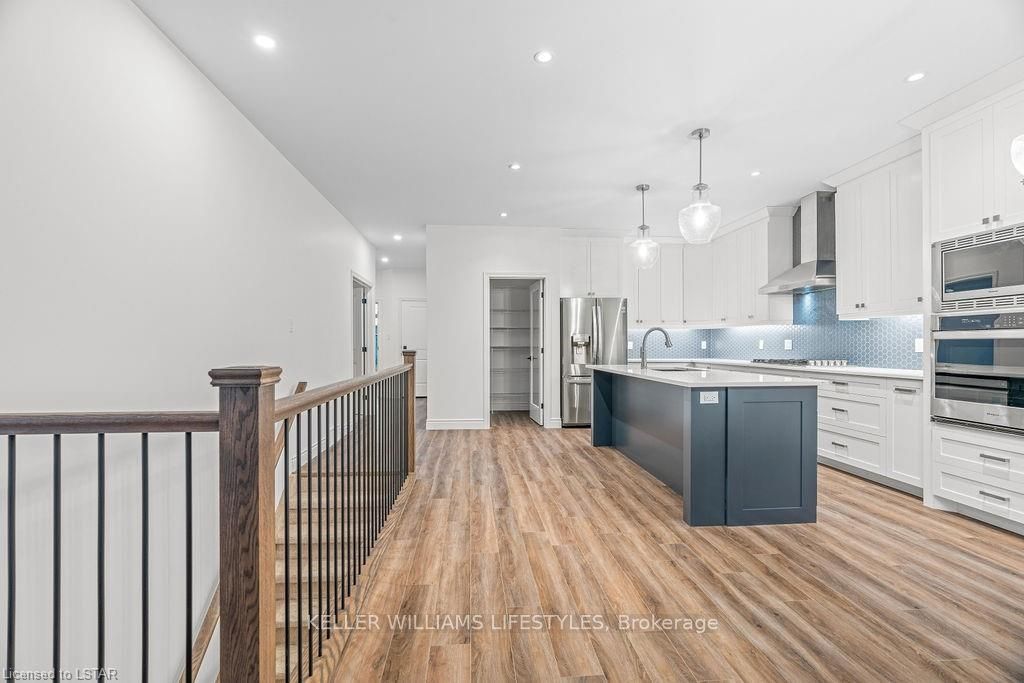 108 Leneve Street Property Photo 14