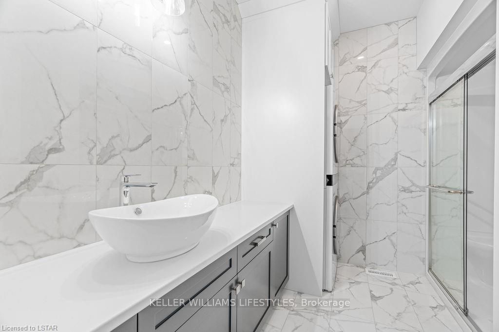 108 Leneve Street Property Photo 20