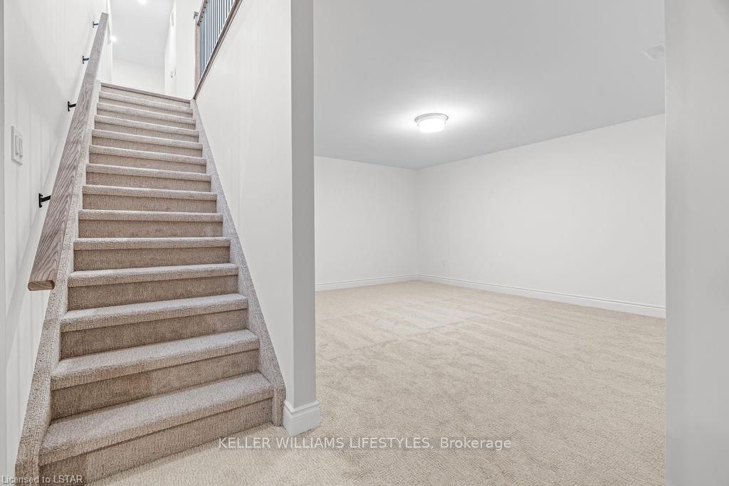 108 Leneve Street Property Photo 27