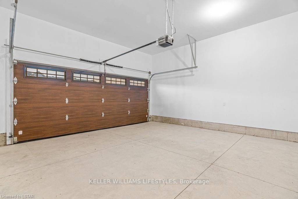 108 Leneve Street Property Photo 34