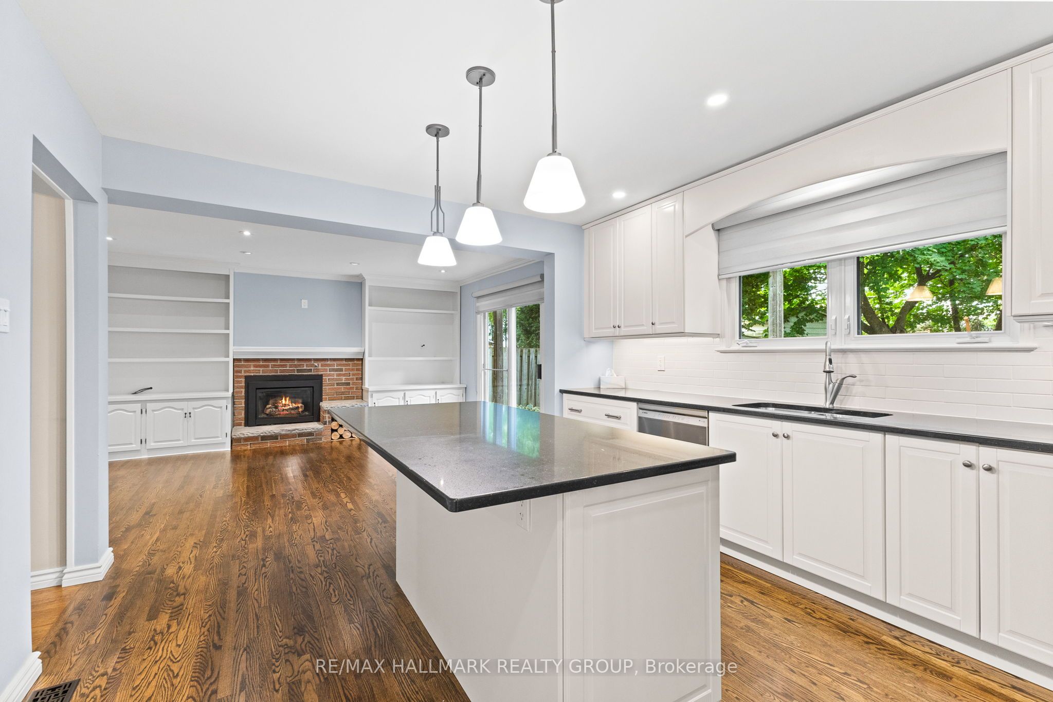 6 Centrepark Drive Property Photo 4