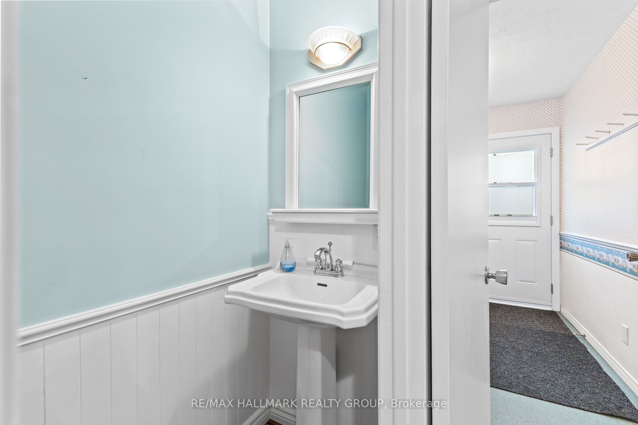 6 Centrepark Drive Property Photo 12