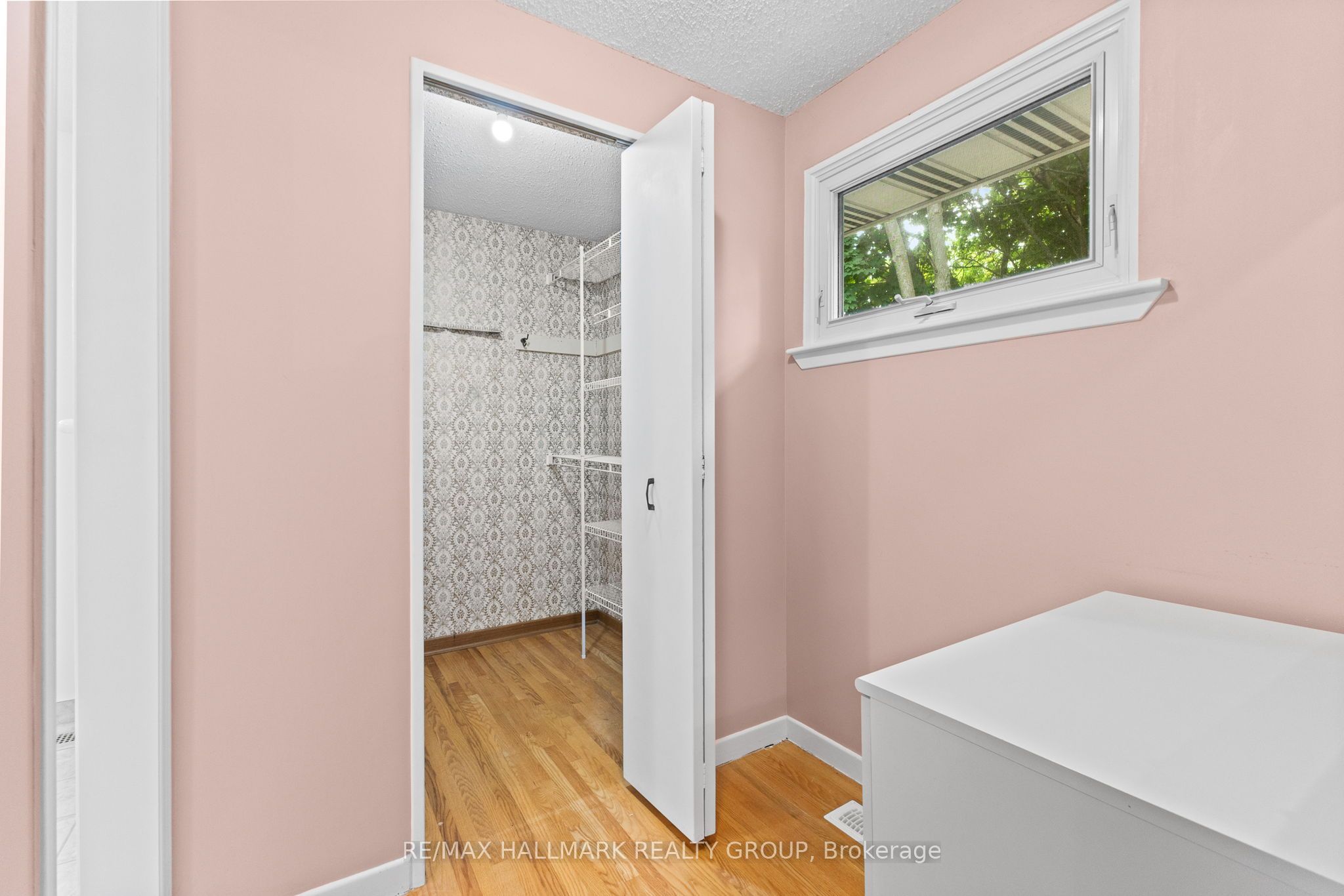 6 Centrepark Drive Property Photo 27