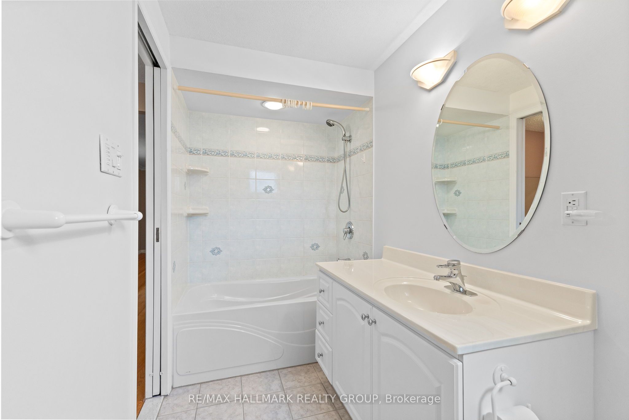6 Centrepark Drive Property Photo 30