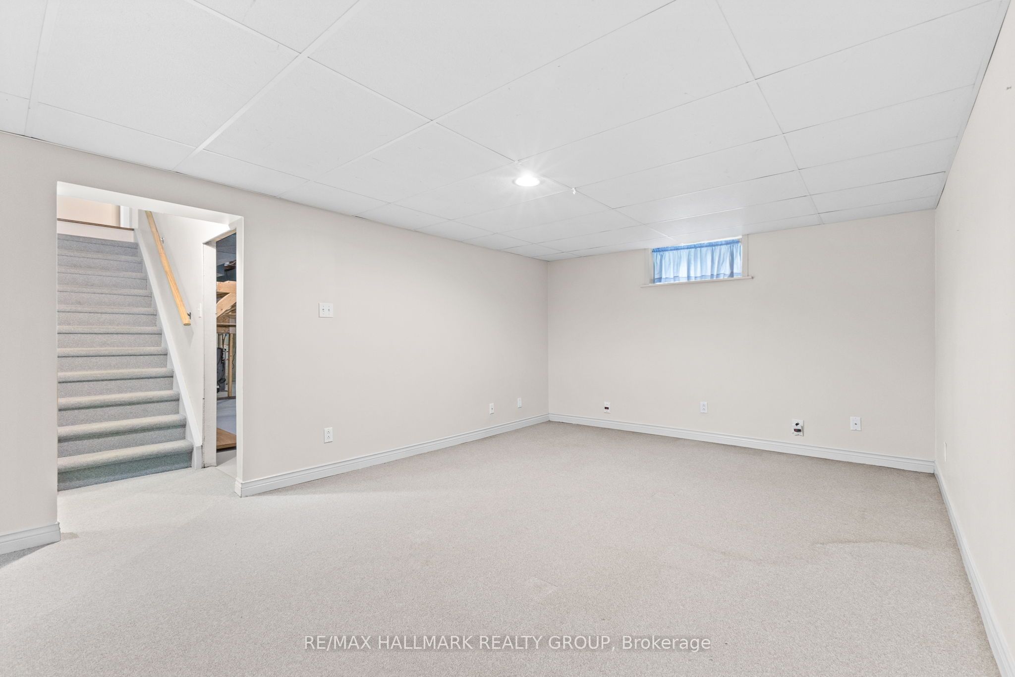 6 Centrepark Drive Property Photo 33