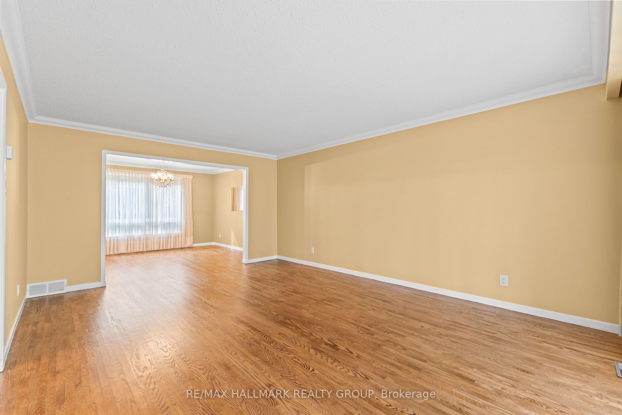 6 Centrepark Drive Property Photo 35