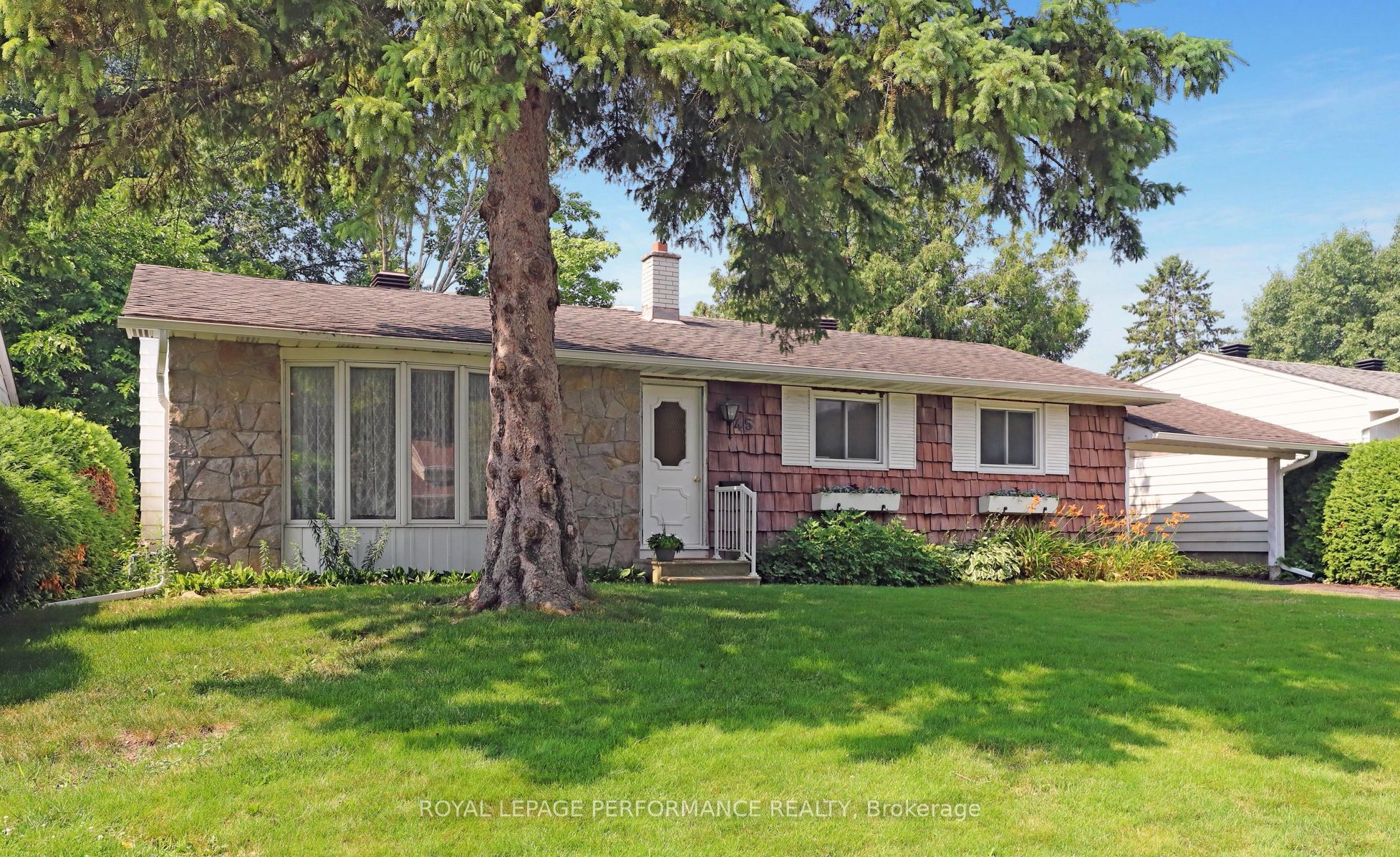 45 Keewatin Crescent Property Photo 1