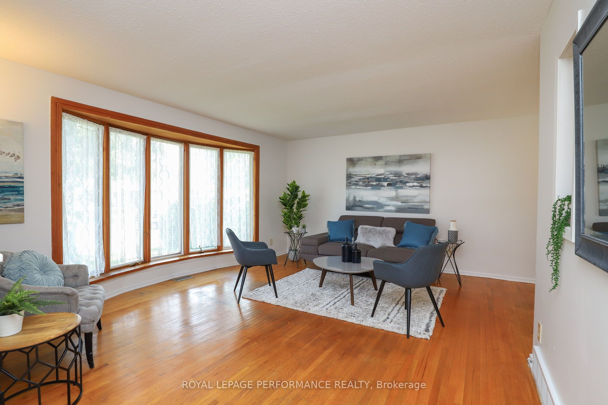 45 Keewatin Crescent Property Photo 5