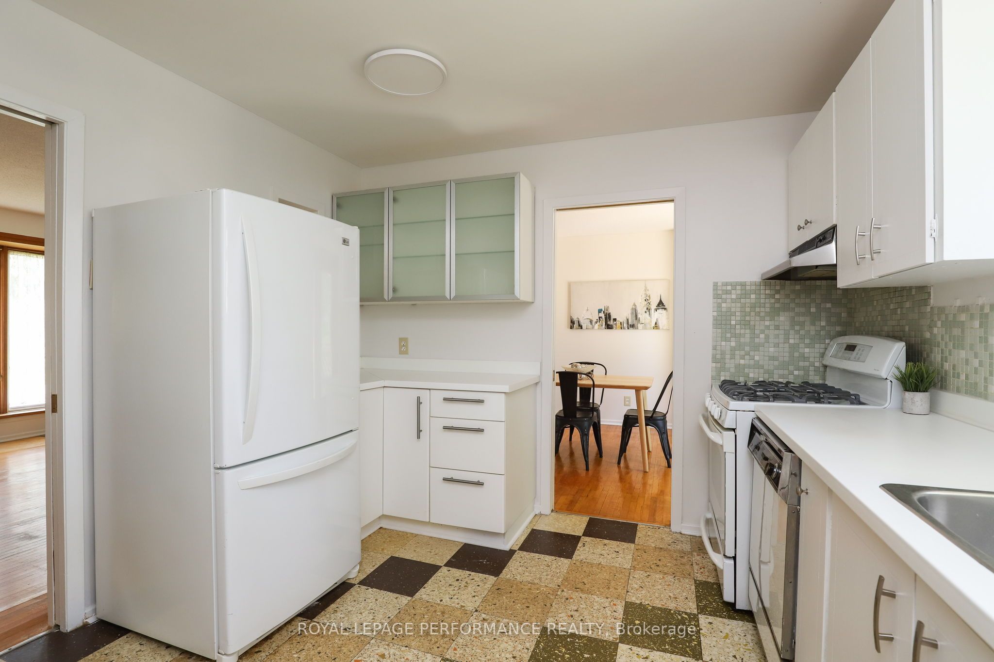45 Keewatin Crescent Property Photo 16