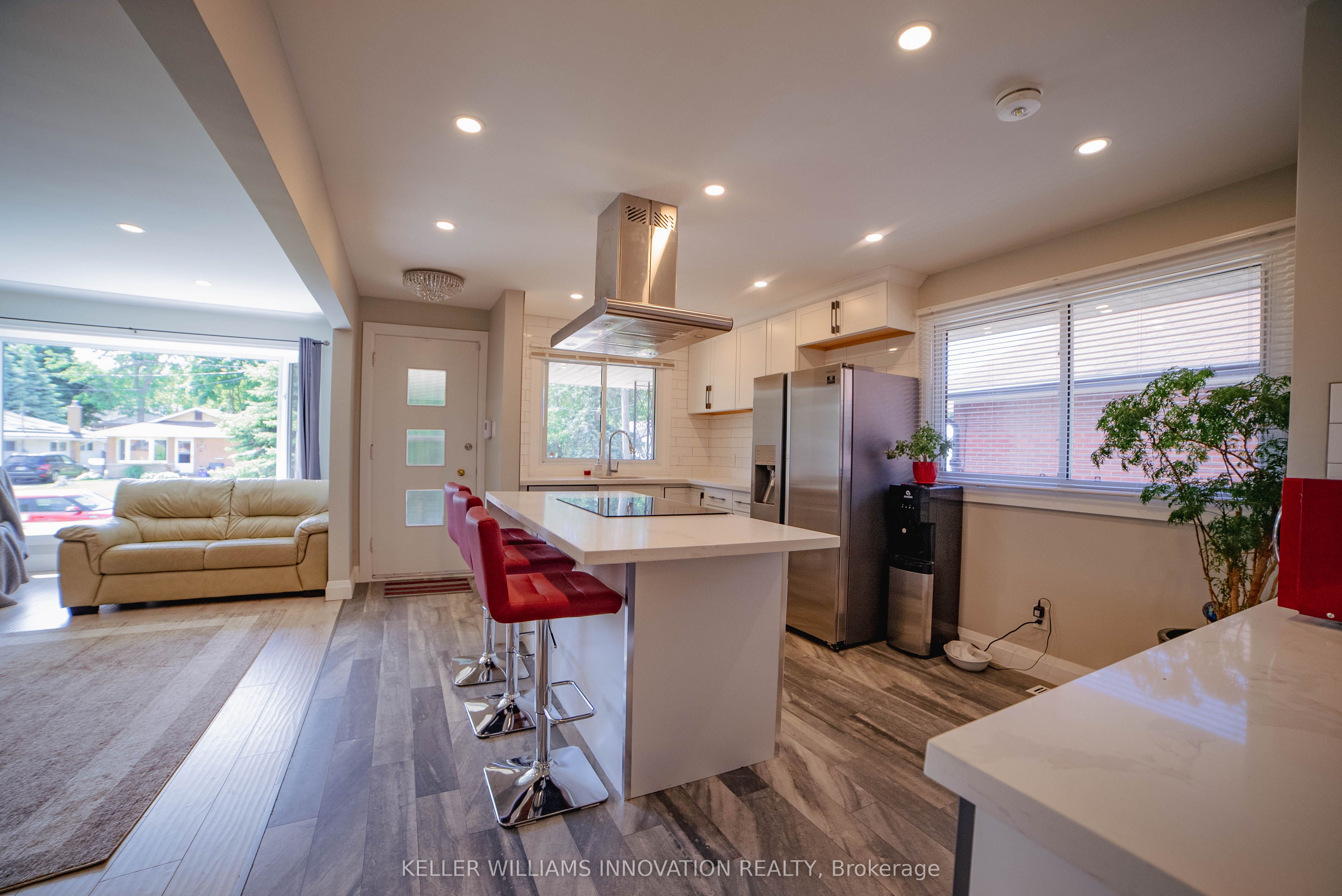 192 Glen Road Upper Property Photo 3