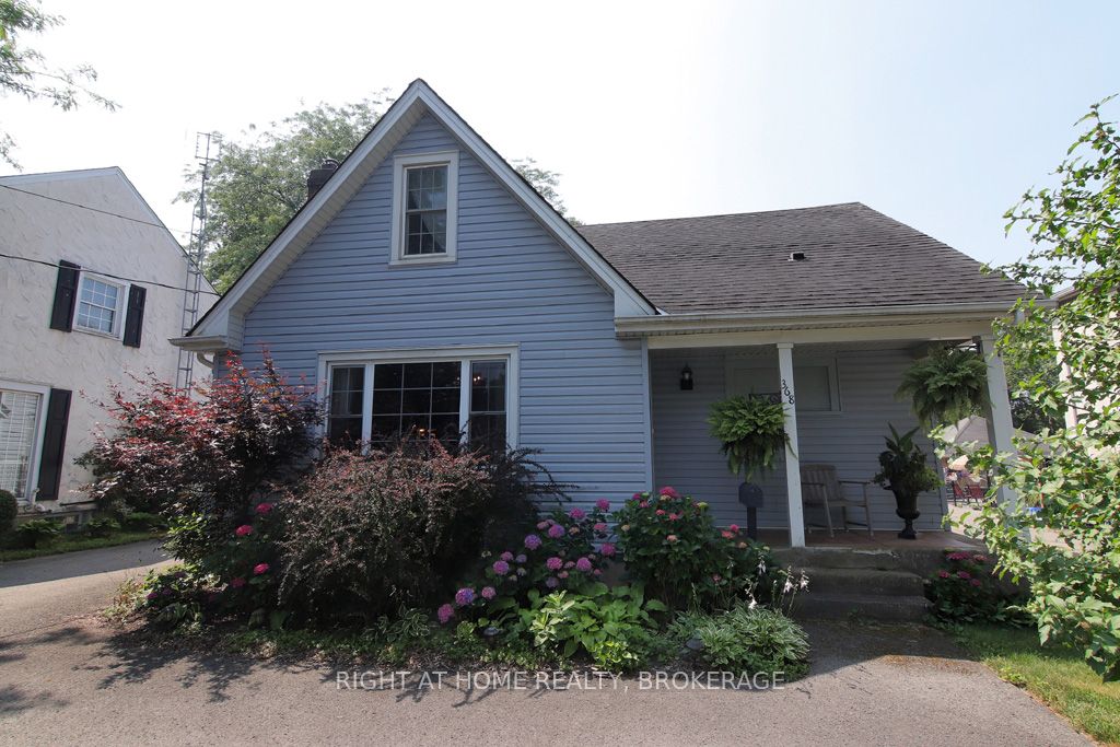 368 Queenston Street Property Photo 3