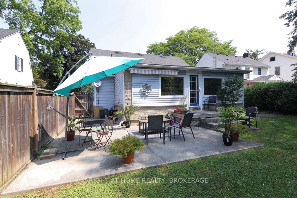 368 Queenston Street Property Photo 5