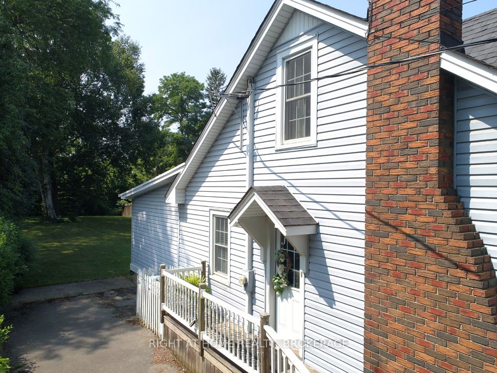 368 Queenston Street Property Photo 10
