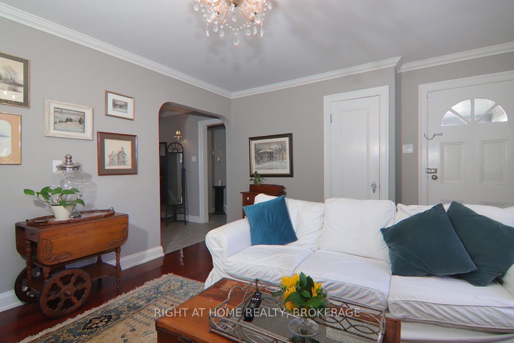 368 Queenston Street Property Photo 18