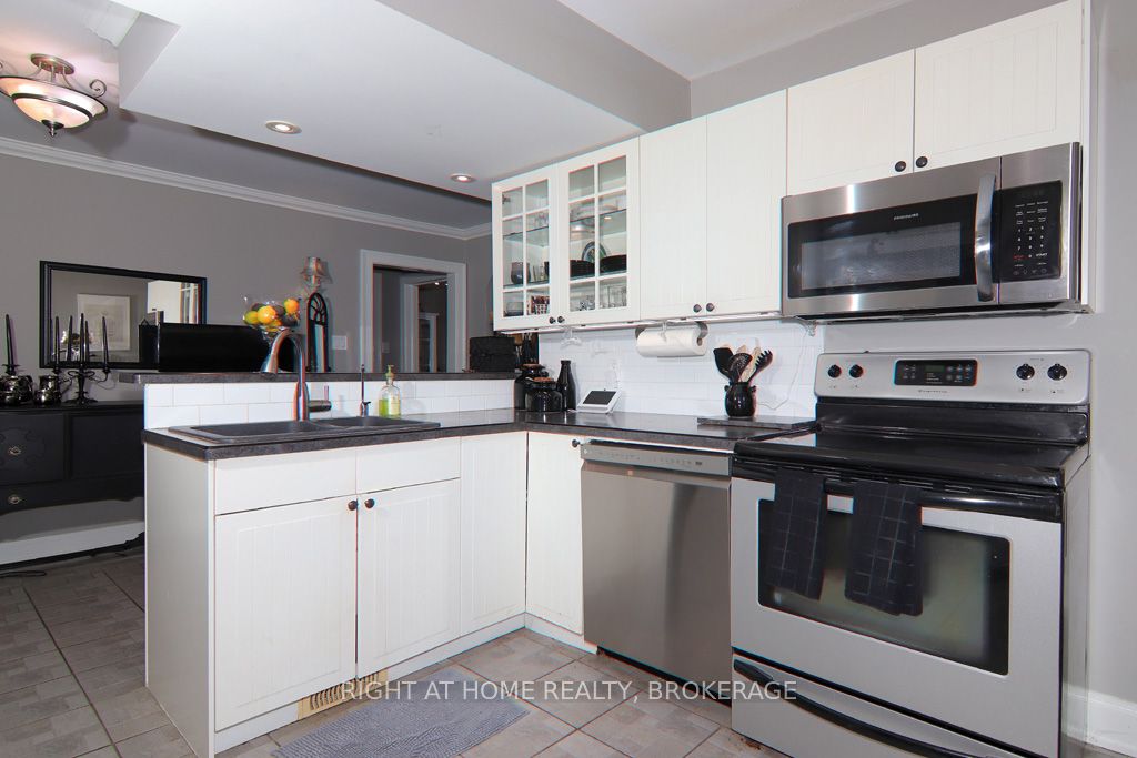 368 Queenston Street Property Photo 21