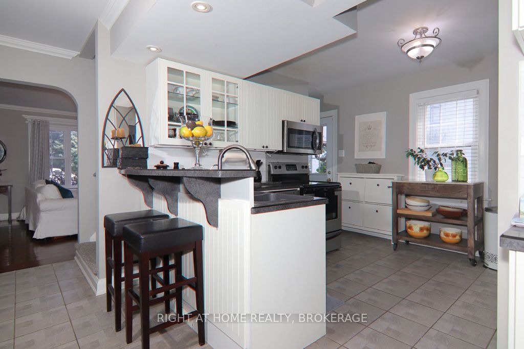 368 Queenston Street Property Photo 22