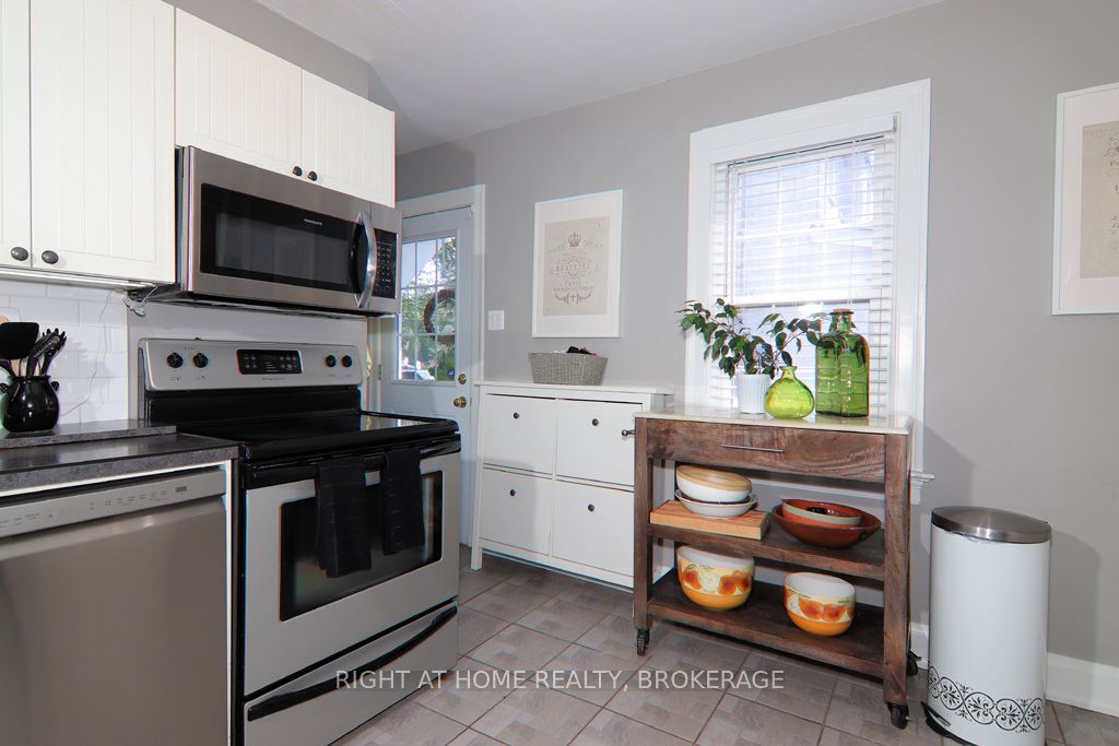 368 Queenston Street Property Photo 23
