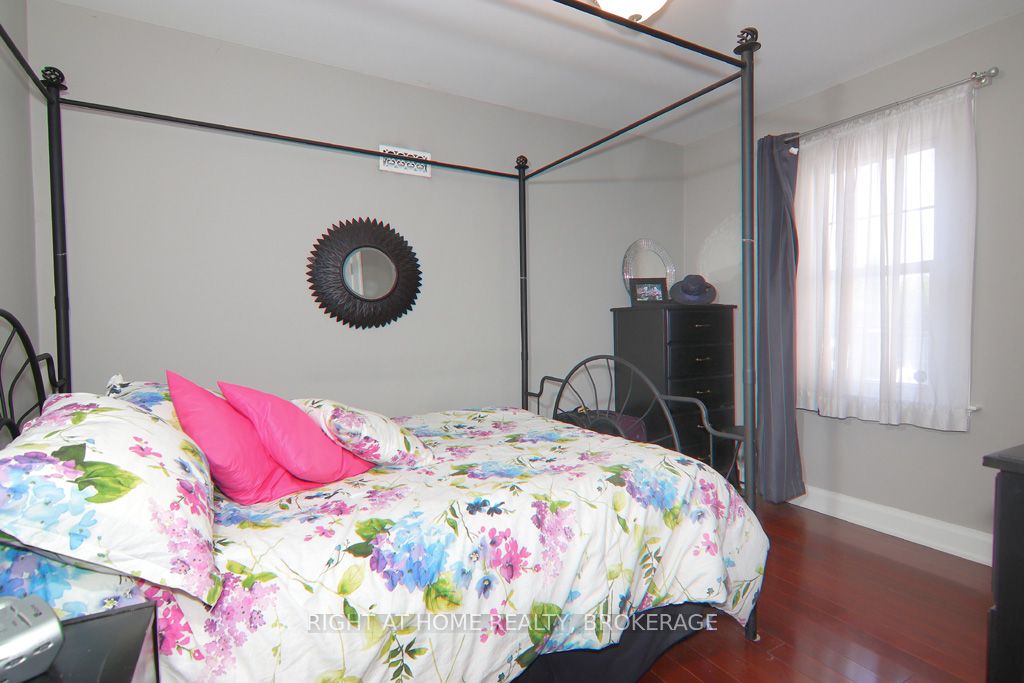 368 Queenston Street Property Photo 35