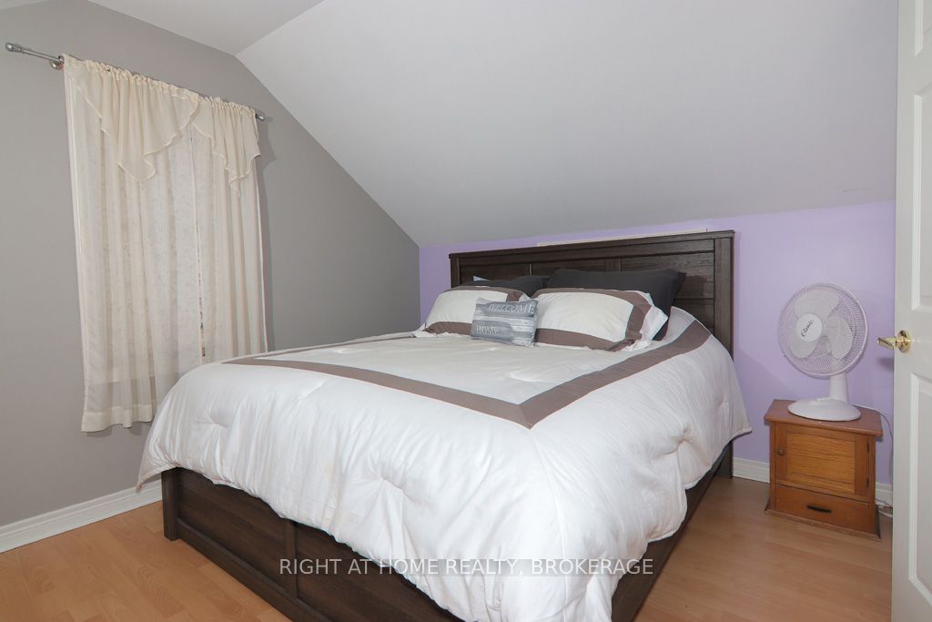 368 Queenston Street Property Photo 39