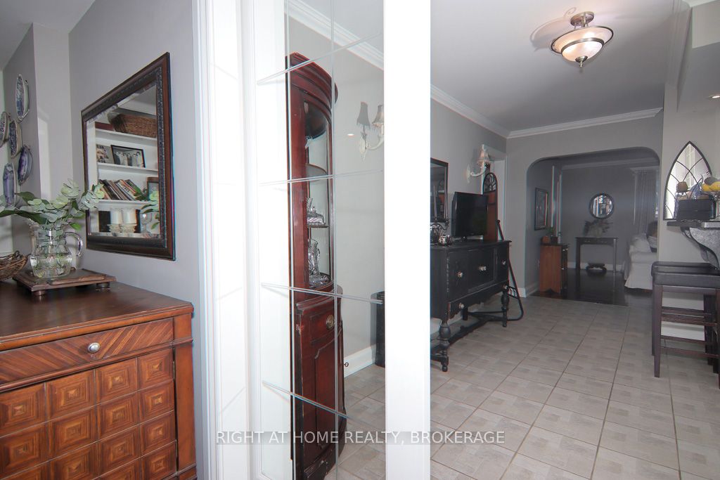368 Queenston Street Property Photo 42