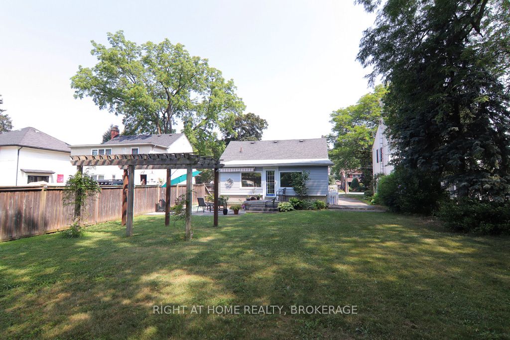368 Queenston Street Property Photo 46