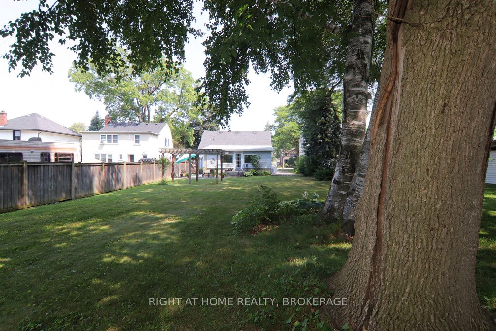 368 Queenston Street Property Photo 47