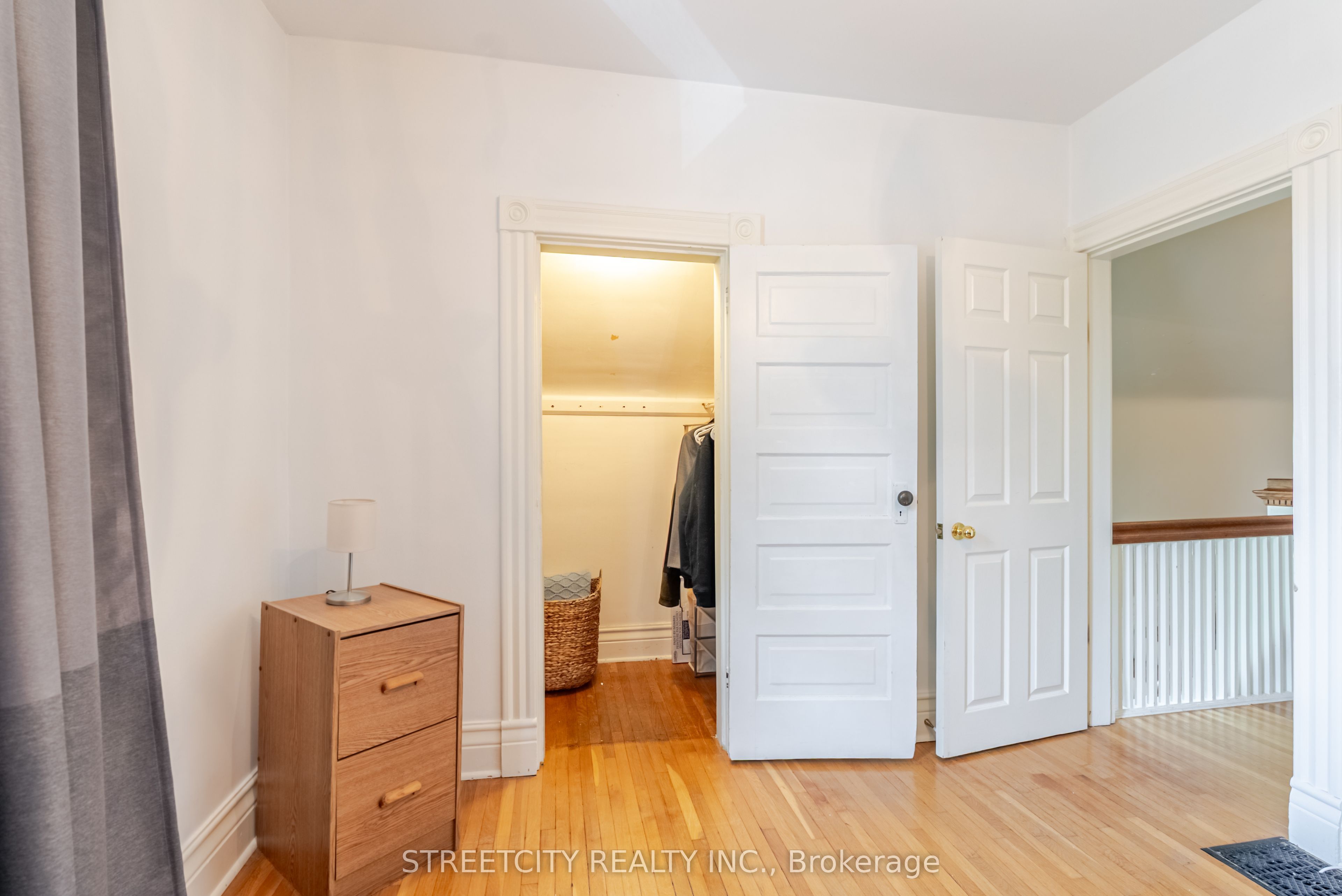 908 Maitland Street Property Photo 31