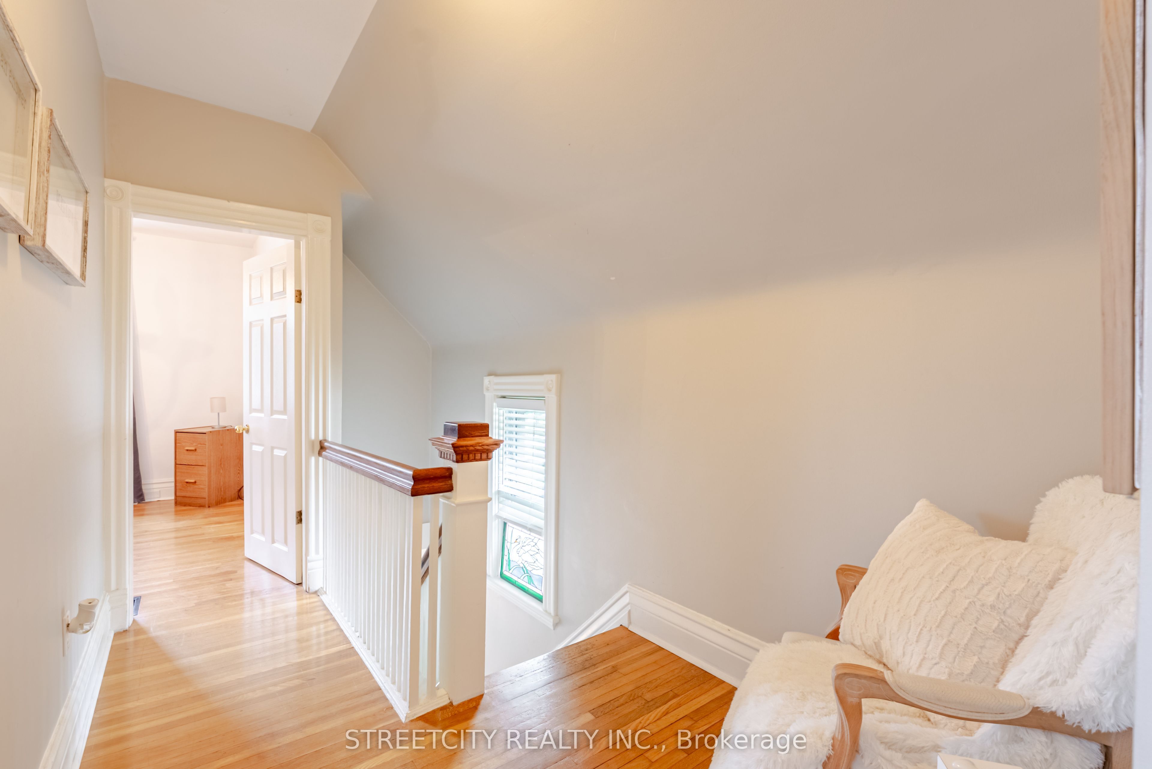 908 Maitland Street Property Photo 35