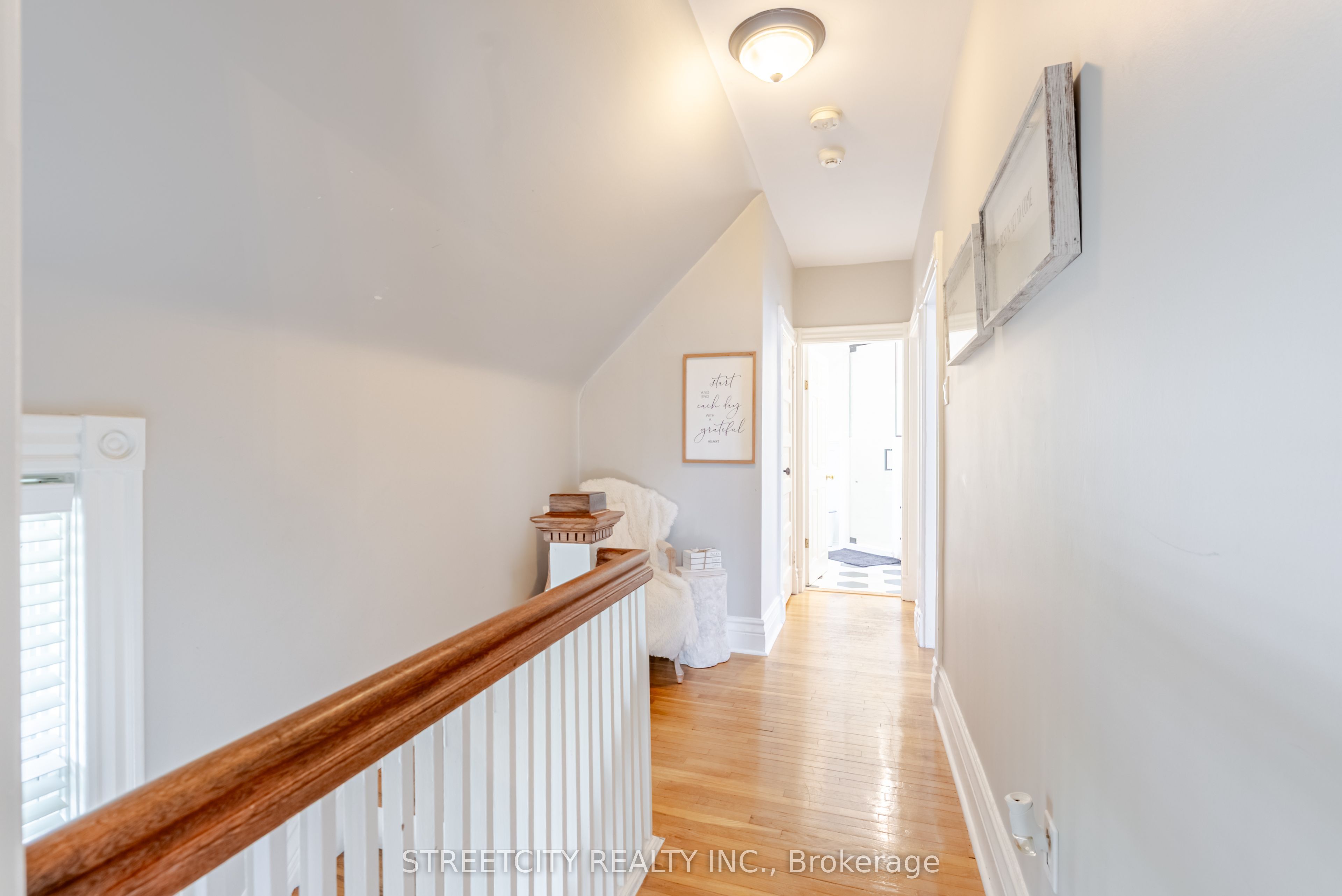 908 Maitland Street Property Photo 36