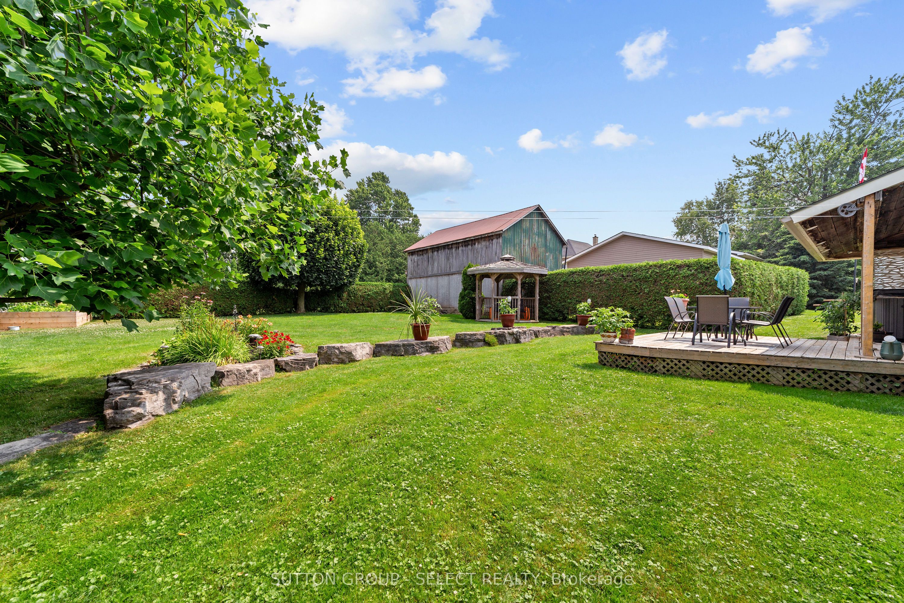 1909 164 Kirkton Road Property Photo 1