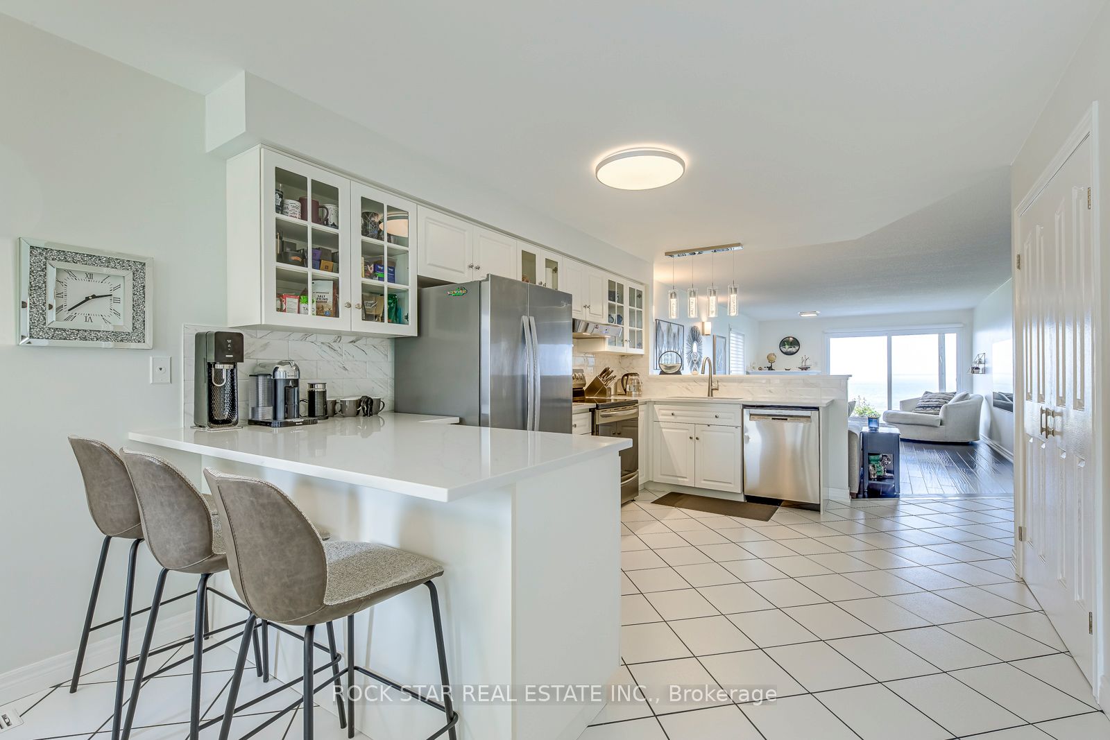 515 North Service Road 31 Property Photo 10