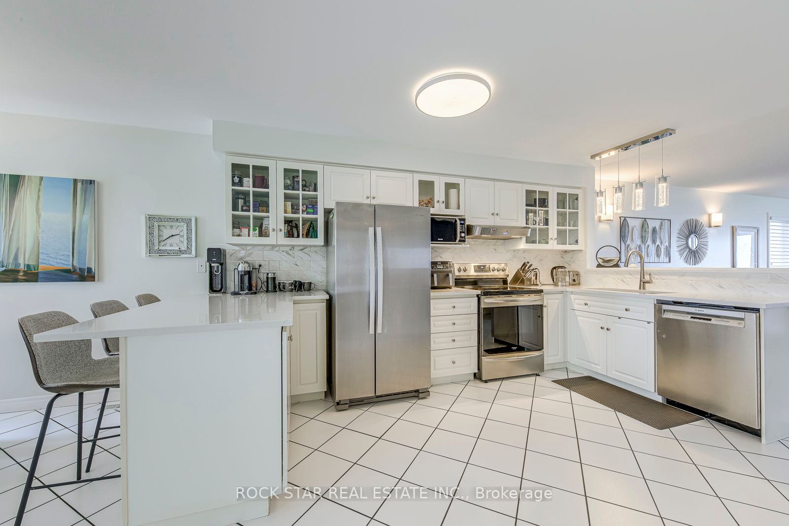 515 North Service Road 31 Property Photo 11