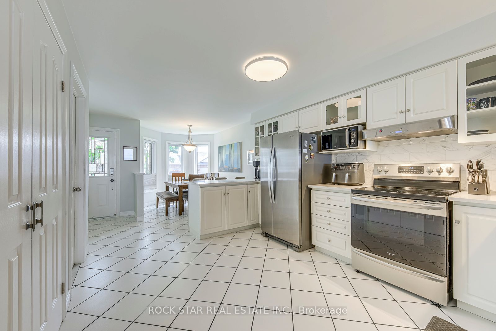 515 North Service Road 31 Property Photo 12