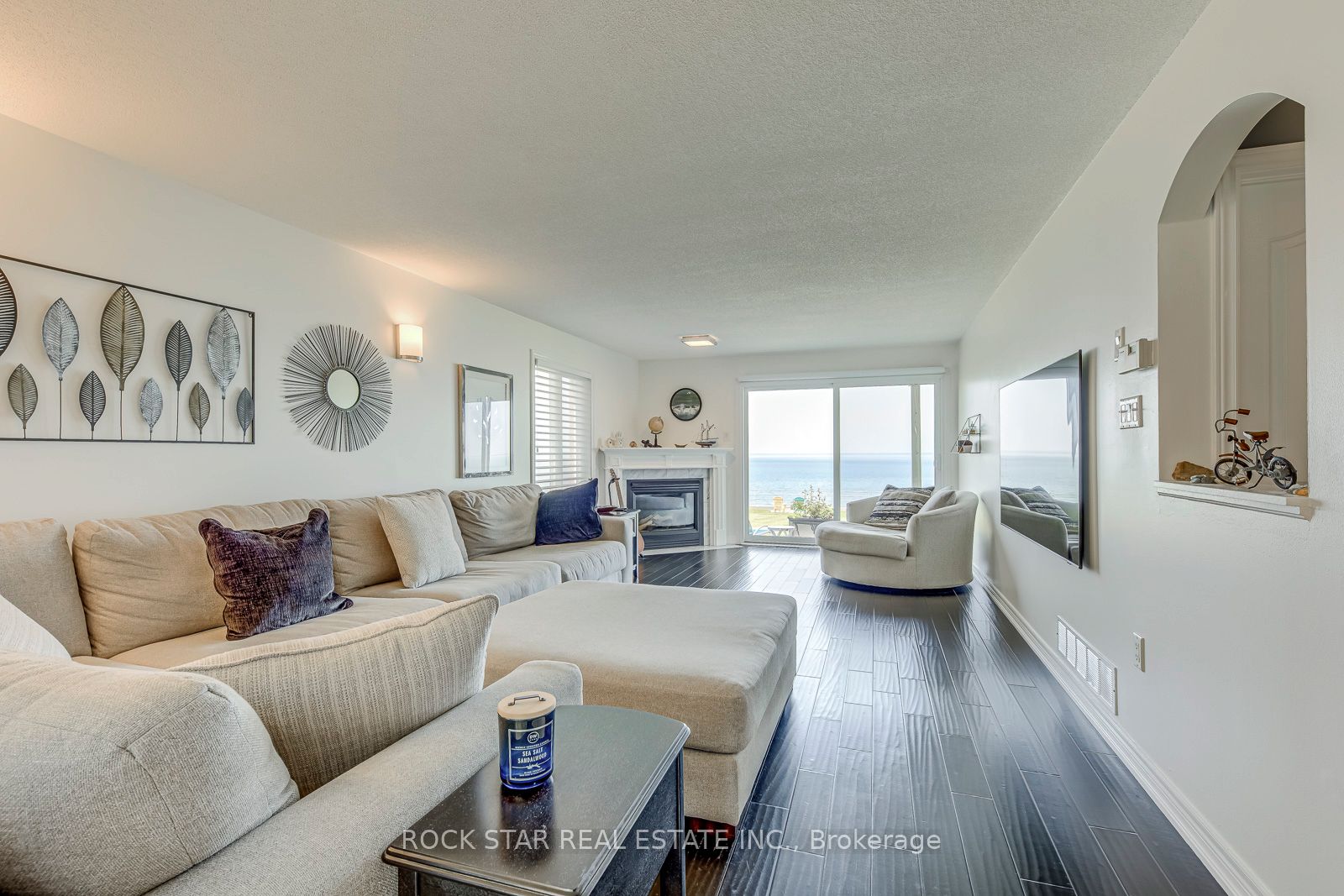 515 North Service Road 31 Property Photo 13