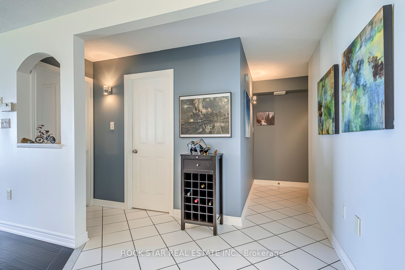 515 North Service Road 31 Property Photo 17