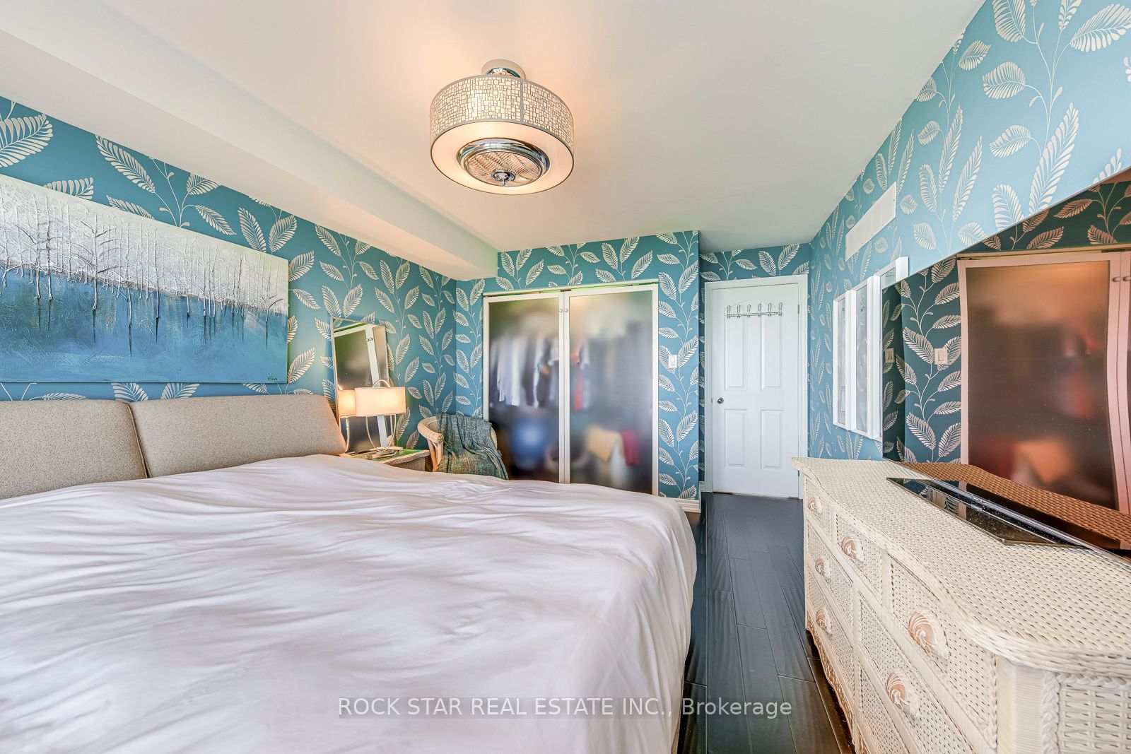 515 North Service Road 31 Property Photo 19