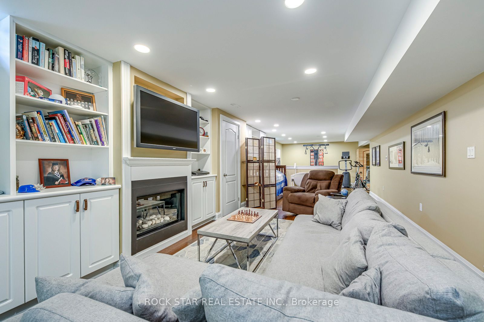 515 North Service Road 31 Property Photo 25