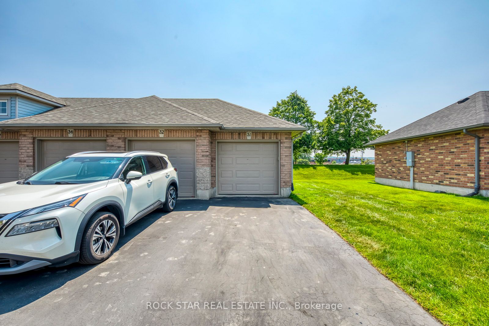 515 North Service Road 31 Property Photo 32