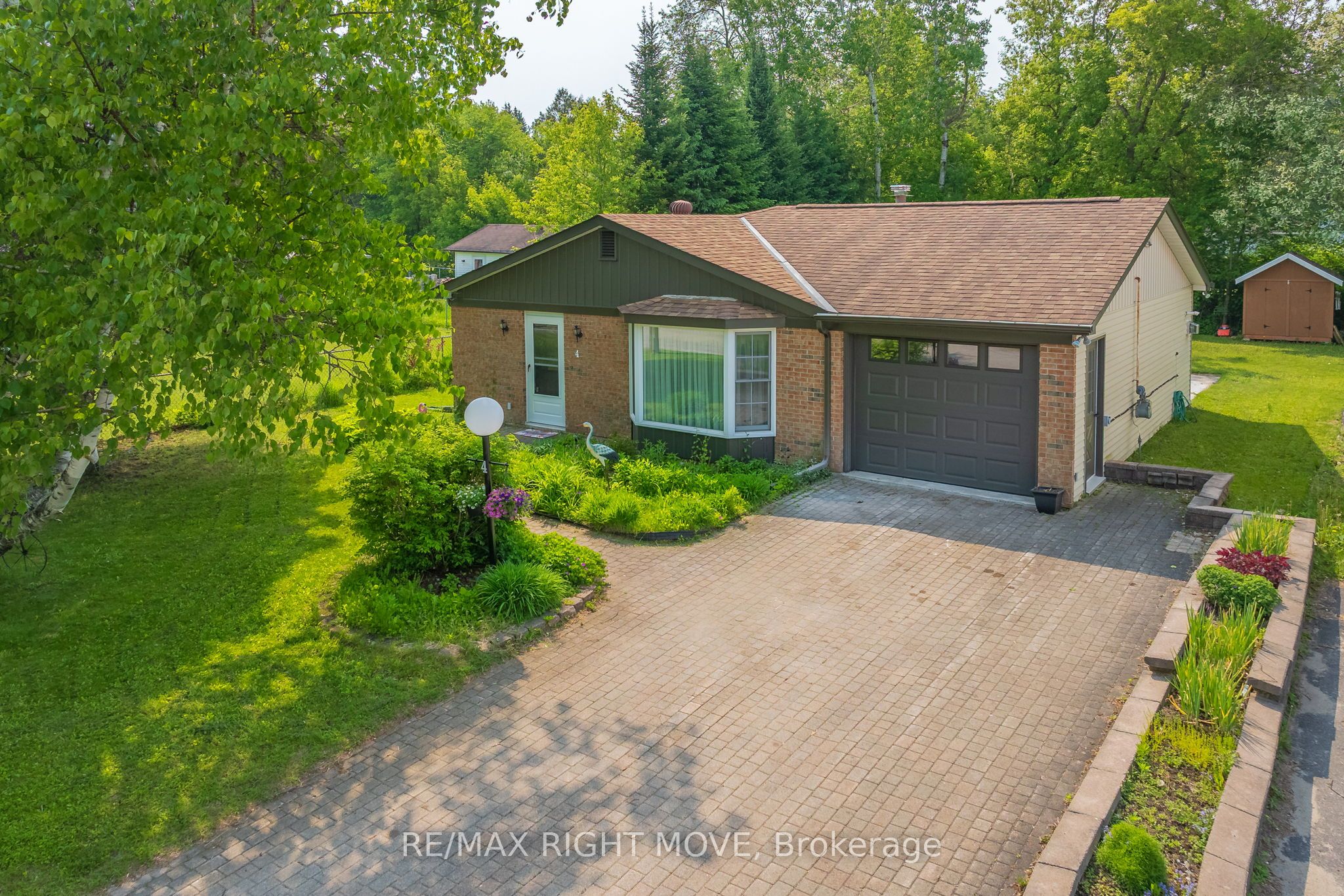 4 Maypark Dr Property Photo 1