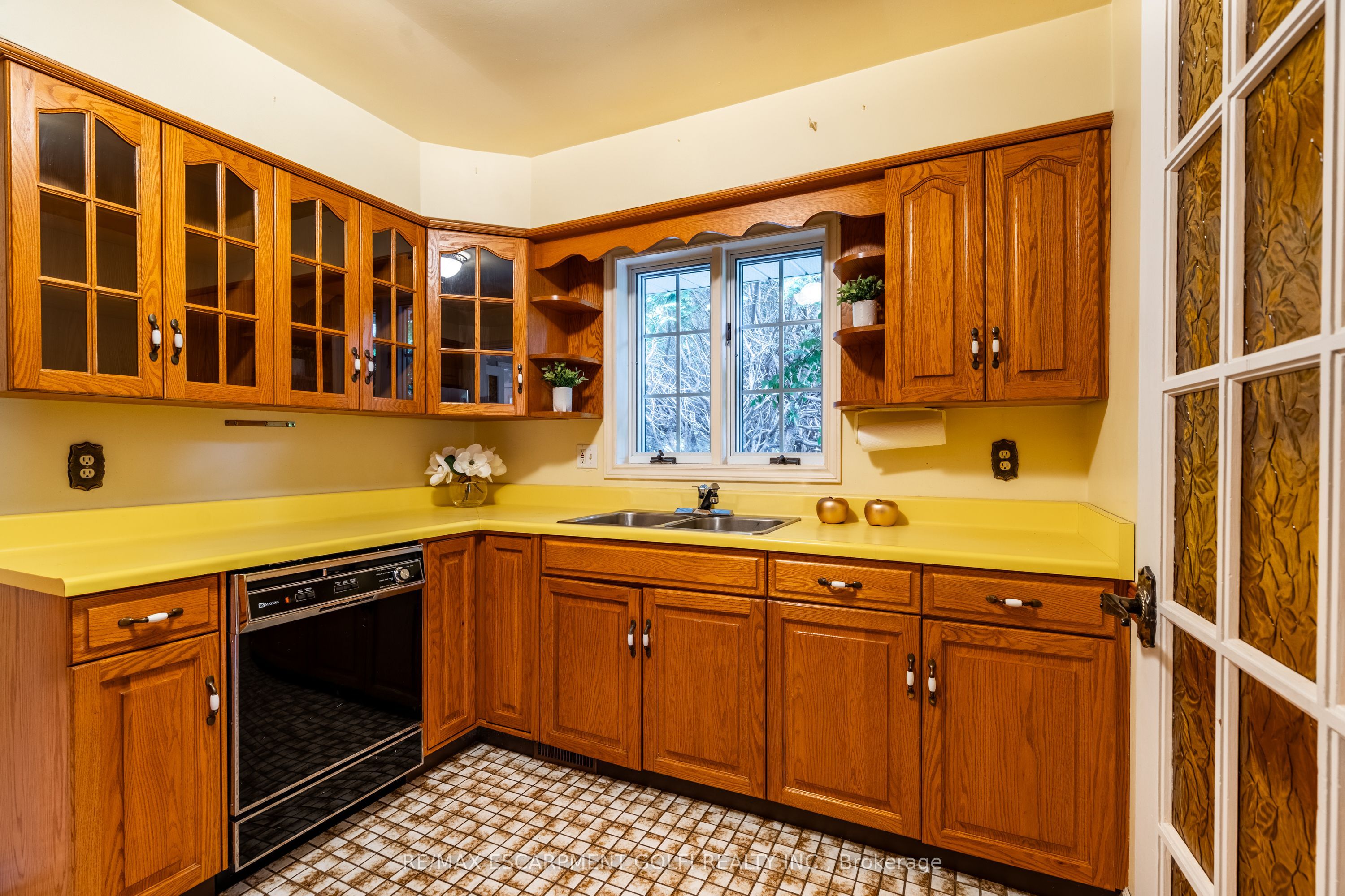 2083 Hollow Road Property Photo 10